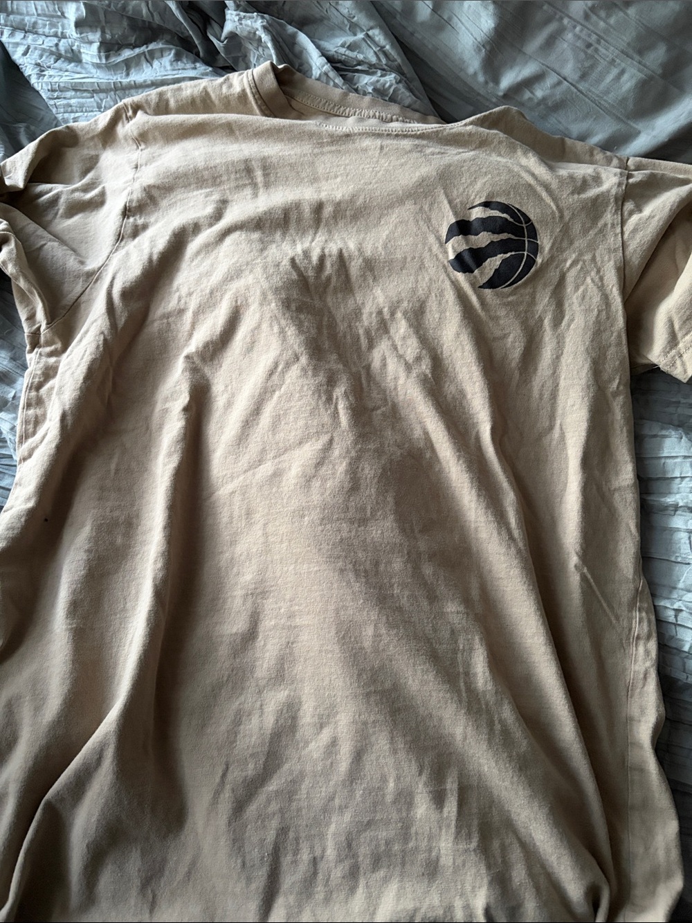 Men's Beige Graphic Short-Sleeve Tee - Toronto Raptors Logo